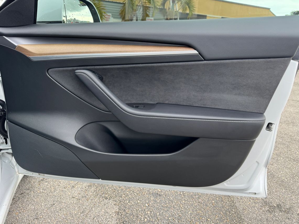 2021 Tesla Model 3 Standard Range Plus Sedan 4D