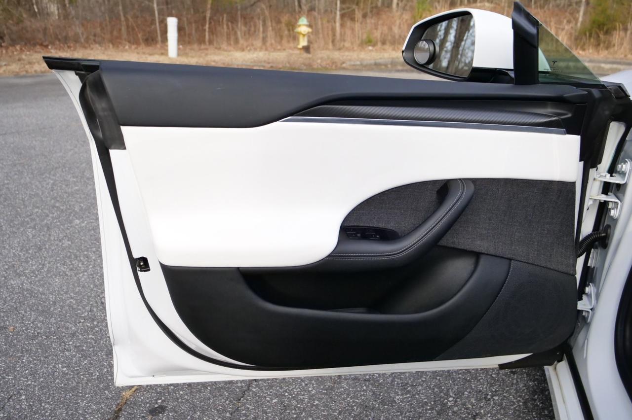 2021 Tesla Model S Plaid / White Interior / Heated & Cooled Seats! Lincolnton NC