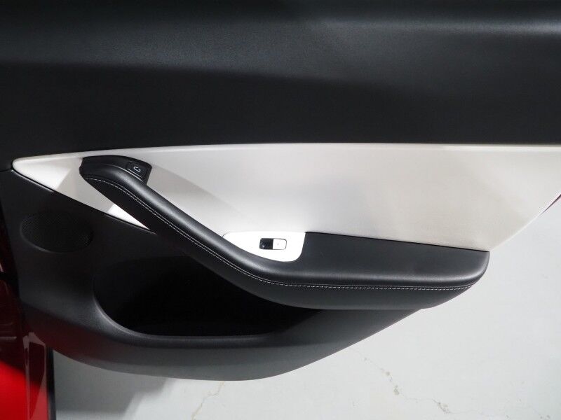 2021 Tesla Model Y Long Range AWD *AUTOPILOT, NAVIGATION, SAFETY ALERTS, ADAPTIVE CRUISE, SURROUND VIEW CAMERAS, PANORAMA GLASS ROOF, HEATED SEATS/STEERING WHEEL, WIRELESS CHARGING Round Rock TX