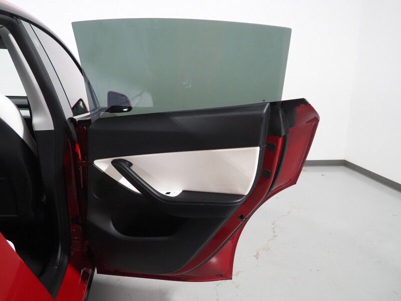 2021 Tesla Model Y Long Range AWD *AUTOPILOT, NAVIGATION, SAFETY ALERTS, ADAPTIVE CRUISE, SURROUND VIEW CAMERAS, PANORAMA GLASS ROOF, HEATED SEATS/STEERING WHEEL, WIRELESS CHARGING Round Rock TX