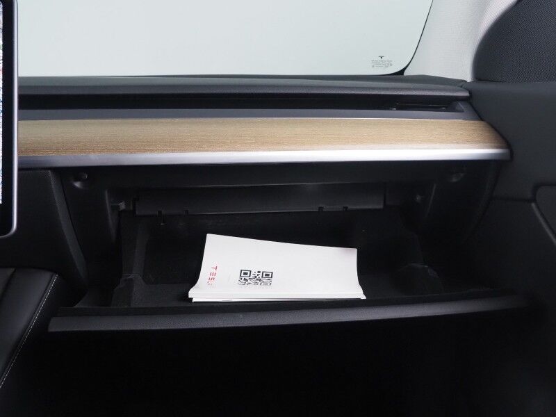 2021 Tesla Model Y Long Range AWD *FULL SELF-DRIVING ENABLED, ACCELERATION BOOST, AUTOPILOT, NAVIGATION, SAFETY ALERTS, ADAPTIVE CRUISE, 360 CAMERAS, PANO GLASS ROOF, HEATED SEATS/STEERING WHEEL, 20 INDUCTION WHEELS, WIRELESS CHARGING Round Rock TX