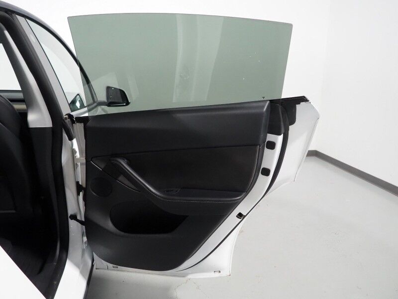 2021 Tesla Model Y Long Range AWD *FULL SELF-DRIVING ENABLED, ACCELERATION BOOST, AUTOPILOT, NAVIGATION, SAFETY ALERTS, ADAPTIVE CRUISE, 360 CAMERAS, PANO GLASS ROOF, HEATED SEATS/STEERING WHEEL, 20 INDUCTION WHEELS, WIRELESS CHARGING Round Rock TX