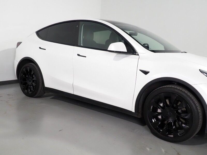 2021 Tesla Model Y Long Range AWD *FULL SELF-DRIVING ENABLED, ACCELERATION BOOST, AUTOPILOT, NAVIGATION, SAFETY ALERTS, ADAPTIVE CRUISE, 360 CAMERAS, PANO GLASS ROOF, HEATED SEATS/STEERING WHEEL, 20 INDUCTION WHEELS, WIRELESS CHARGING Round Rock TX