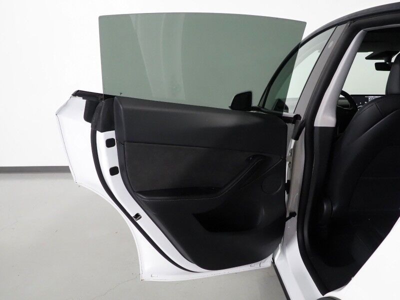 2021 Tesla Model Y Long Range AWD *FULL SELF-DRIVING ENABLED, ACCELERATION BOOST, AUTOPILOT, NAVIGATION, SAFETY ALERTS, ADAPTIVE CRUISE, 360 CAMERAS, PANO GLASS ROOF, HEATED SEATS/STEERING WHEEL, 20 INDUCTION WHEELS, WIRELESS CHARGING Round Rock TX