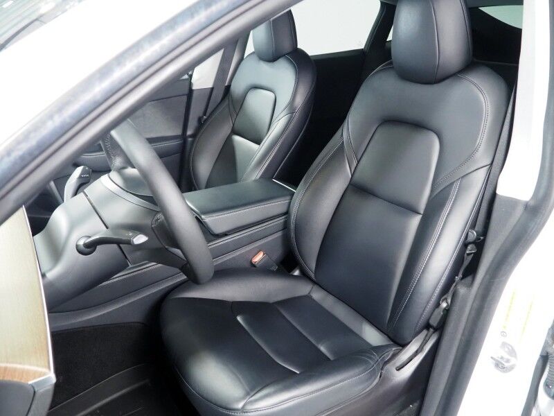 2021 Tesla Model Y Long Range AWD *FULL SELF-DRIVING ENABLED, ACCELERATION BOOST, AUTOPILOT, NAVIGATION, SAFETY ALERTS, ADAPTIVE CRUISE, 360 CAMERAS, PANO GLASS ROOF, HEATED SEATS/STEERING WHEEL, 20 INDUCTION WHEELS, WIRELESS CHARGING Round Rock TX