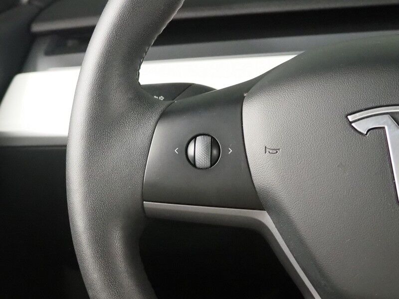 2021 Tesla Model Y Long Range AWD *TRAFFIC AWARE CRUISE CONTROL, NAVIGATION, SAFETY ALERTS, SURROUND VIEW CAMERAS, PANORAMA GLASS ROOF, HEATED SEATS/STEERING WHEEL, 20 INCH WHEELS, WIRELESS CHARGING Round Rock TX