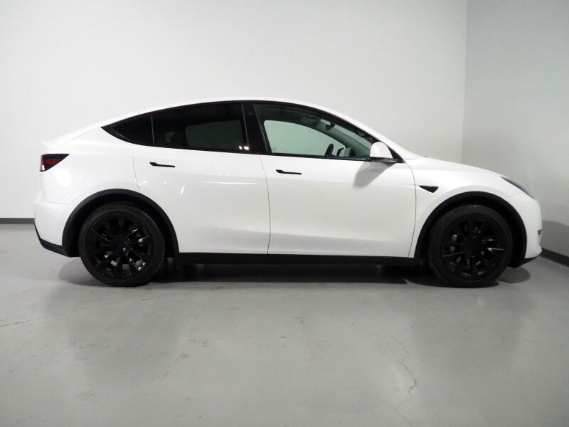 2021 Tesla Model Y Long Range AWD *TRAFFIC AWARE CRUISE CONTROL, NAVIGATION, SAFETY ALERTS, SURROUND VIEW CAMERAS, PANORAMA GLASS ROOF, HEATED SEATS/STEERING WHEEL, 20 INCH WHEELS, WIRELESS CHARGING Round Rock TX