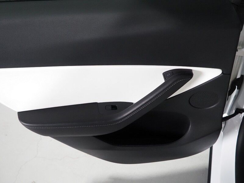 2021 Tesla Model Y Long Range AWD *TRAFFIC AWARE CRUISE CONTROL, NAVIGATION, SAFETY ALERTS, SURROUND VIEW CAMERAS, PANORAMA GLASS ROOF, HEATED SEATS/STEERING WHEEL, 20 INCH WHEELS, WIRELESS CHARGING Round Rock TX