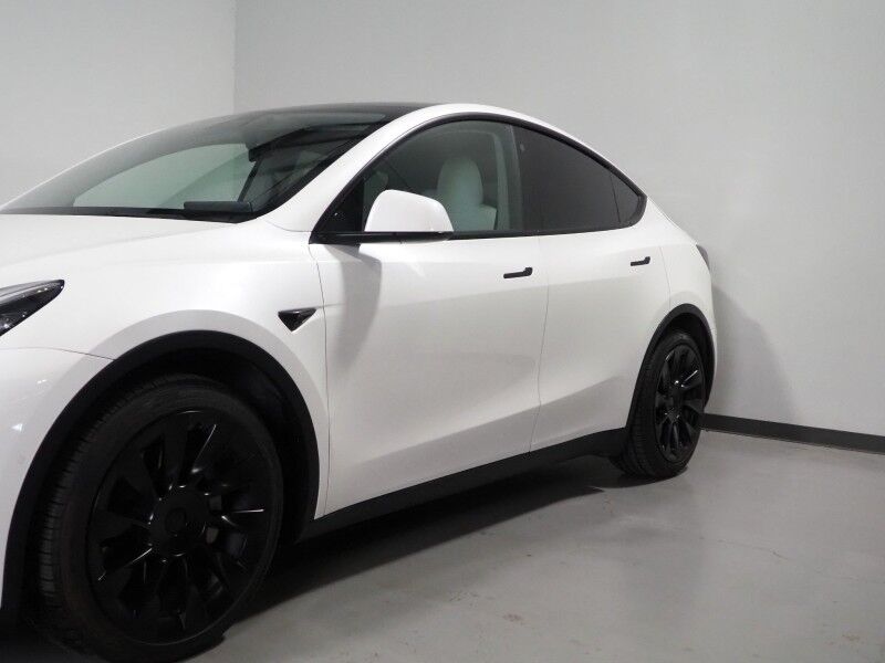 2021 Tesla Model Y Long Range AWD *TRAFFIC AWARE CRUISE CONTROL, NAVIGATION, SAFETY ALERTS, SURROUND VIEW CAMERAS, PANORAMA GLASS ROOF, HEATED SEATS/STEERING WHEEL, 20 INCH WHEELS, WIRELESS CHARGING Round Rock TX