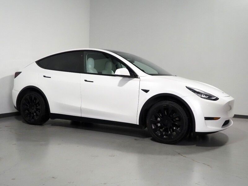 2021 Tesla Model Y Long Range AWD *TRAFFIC AWARE CRUISE CONTROL, NAVIGATION, SAFETY ALERTS, SURROUND VIEW CAMERAS, PANORAMA GLASS ROOF, HEATED SEATS/STEERING WHEEL, 20 INCH WHEELS, WIRELESS CHARGING