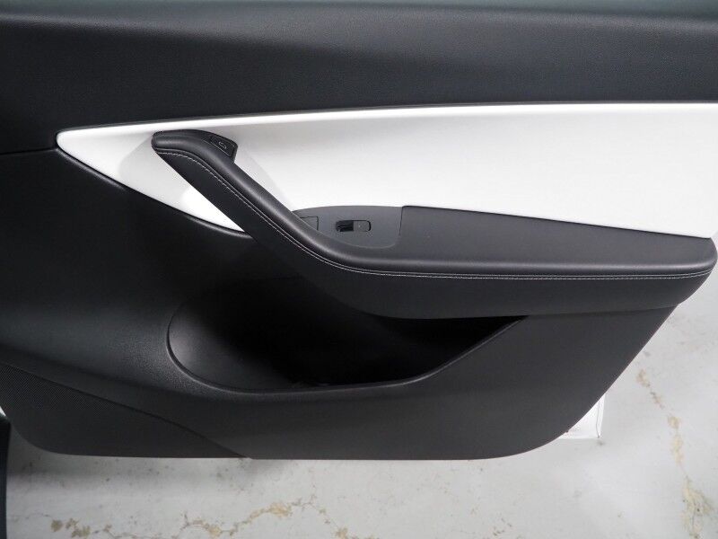 2021 Tesla Model Y Long Range AWD *TRAFFIC AWARE CRUISE CONTROL, NAVIGATION, SAFETY ALERTS, SURROUND VIEW CAMERAS, PANORAMA GLASS ROOF, HEATED SEATS/STEERING WHEEL, 20 INCH WHEELS, WIRELESS CHARGING Round Rock TX