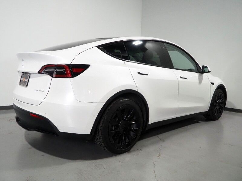 2021 Tesla Model Y Long Range AWD *TRAFFIC AWARE CRUISE CONTROL, NAVIGATION, SAFETY ALERTS, SURROUND VIEW CAMERAS, PANORAMA GLASS ROOF, HEATED SEATS/STEERING WHEEL, 20 INCH WHEELS, WIRELESS CHARGING Round Rock TX