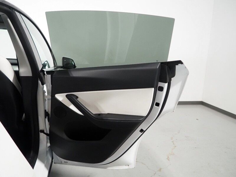 2021 Tesla Model Y Long Range AWD *TRAFFIC AWARE CRUISE CONTROL, NAVIGATION, SAFETY ALERTS, SURROUND VIEW CAMERAS, PANORAMA GLASS ROOF, HEATED SEATS/STEERING WHEEL, 20 INCH WHEELS, WIRELESS CHARGING Round Rock TX