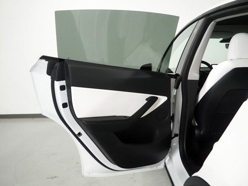 2021 Tesla Model Y Long Range AWD *TRAFFIC AWARE CRUISE CONTROL, NAVIGATION, SAFETY ALERTS, SURROUND VIEW CAMERAS, PANORAMA GLASS ROOF, HEATED SEATS/STEERING WHEEL, 20 INCH WHEELS, WIRELESS CHARGING Round Rock TX