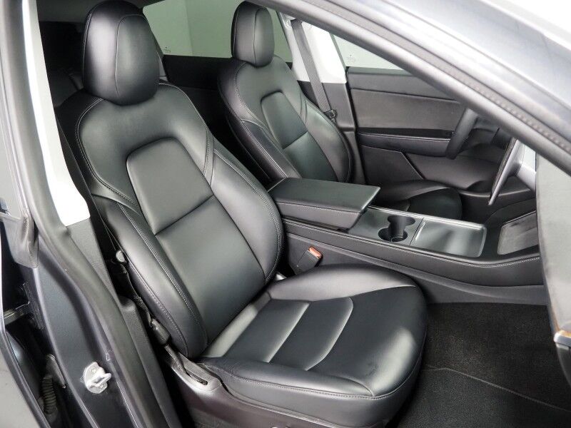 2021 Tesla Model Y Long Range AWD *TRAFFIC AWARE CRUISE CONTROL, NAVIGATION, SAFETY ALERTS, SURROUND VIEW CAMERAS, PANORAMA GLASS ROOF, HEATED SEATS/STEERING WHEEL, WIRELESS CHARGING