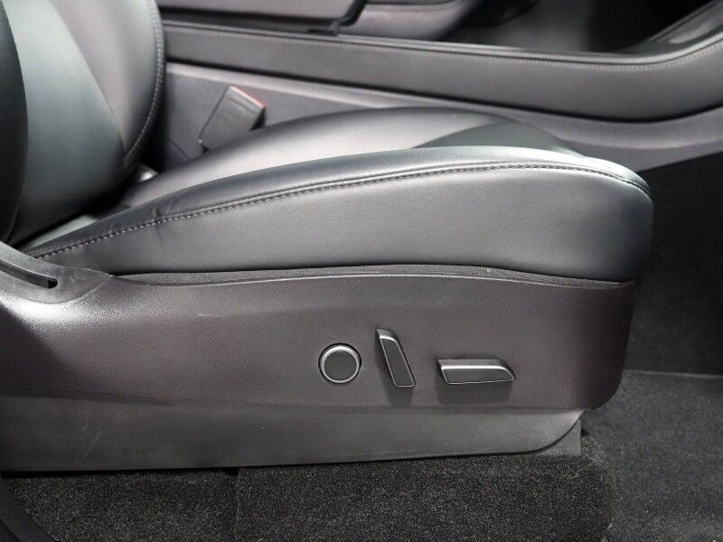 2021 Tesla Model Y Long Range AWD *TRAFFIC AWARE CRUISE CONTROL, NAVIGATION, SAFETY ALERTS, SURROUND VIEW CAMERAS, PANORAMA GLASS ROOF, HEATED SEATS/STEERING WHEEL, WIRELESS CHARGING Round Rock TX