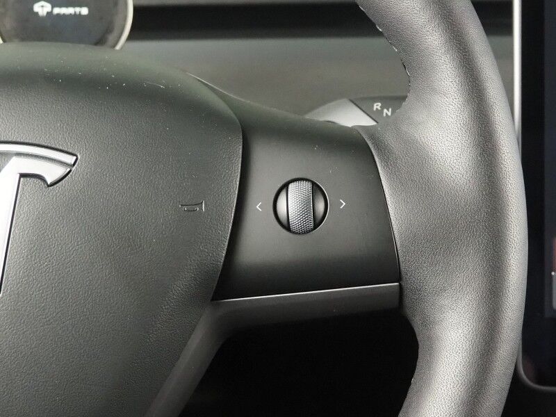 2021 Tesla Model Y Long Range AWD *TRAFFIC AWARE CRUISE CONTROL, NAVIGATION, SAFETY ALERTS, SURROUND VIEW CAMERAS, PANORAMA GLASS ROOF, HEATED SEATS/STEERING WHEEL, WIRELESS CHARGING Round Rock TX