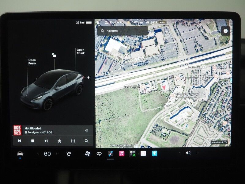 2021 Tesla Model Y Long Range AWD *TRAFFIC AWARE CRUISE CONTROL, NAVIGATION, SAFETY ALERTS, SURROUND VIEW CAMERAS, PANORAMA GLASS ROOF, HEATED SEATS/STEERING WHEEL, WIRELESS CHARGING Round Rock TX