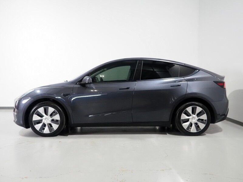 2021 Tesla Model Y Long Range AWD *TRAFFIC AWARE CRUISE CONTROL, NAVIGATION, SAFETY ALERTS, SURROUND VIEW CAMERAS, PANORAMA GLASS ROOF, HEATED SEATS/STEERING WHEEL, WIRELESS CHARGING Round Rock TX