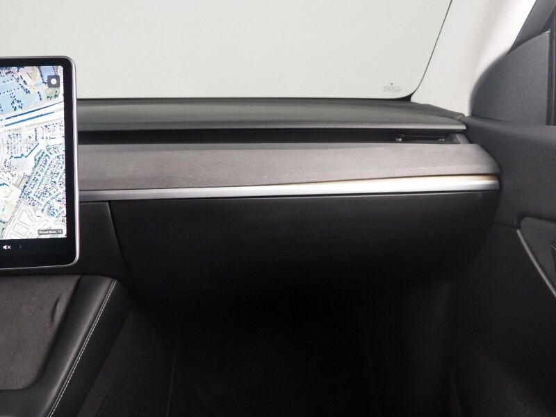 2021 Tesla Model Y Long Range AWD *TRAFFIC AWARE CRUISE CONTROL, NAVIGATION, SAFETY ALERTS, SURROUND VIEW CAMERAS, PANORAMA GLASS ROOF, HEATED SEATS/STEERING WHEEL, WIRELESS CHARGING Round Rock TX