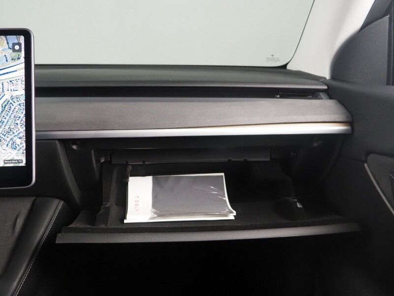 2021 Tesla Model Y Long Range AWD *TRAFFIC AWARE CRUISE CONTROL, NAVIGATION, SAFETY ALERTS, SURROUND VIEW CAMERAS, PANORAMA GLASS ROOF, HEATED SEATS/STEERING WHEEL, WIRELESS CHARGING Round Rock TX