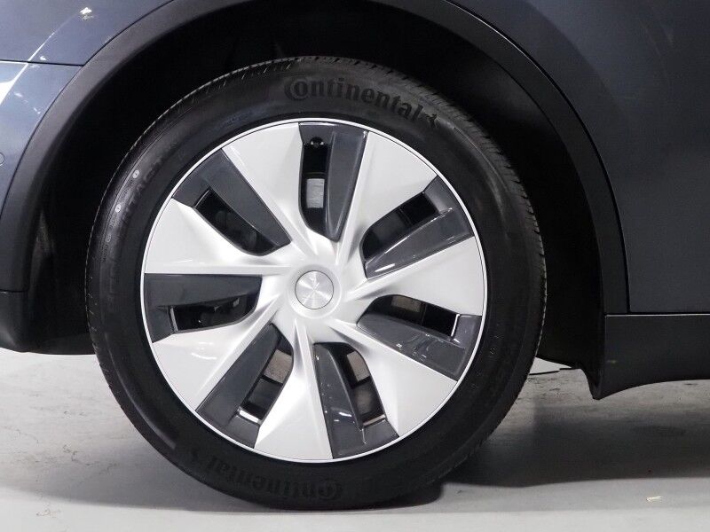 2021 Tesla Model Y Long Range AWD *TRAFFIC AWARE CRUISE CONTROL, NAVIGATION, SAFETY ALERTS, SURROUND VIEW CAMERAS, PANORAMA GLASS ROOF, HEATED SEATS/STEERING WHEEL, WIRELESS CHARGING Round Rock TX