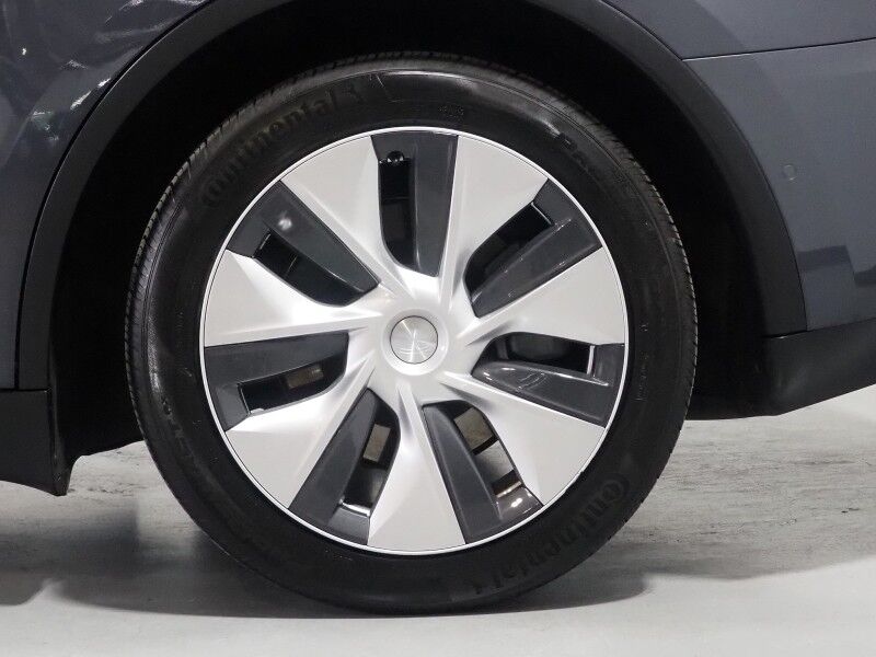 2021 Tesla Model Y Long Range AWD *TRAFFIC AWARE CRUISE CONTROL, NAVIGATION, SAFETY ALERTS, SURROUND VIEW CAMERAS, PANORAMA GLASS ROOF, HEATED SEATS/STEERING WHEEL, WIRELESS CHARGING Round Rock TX