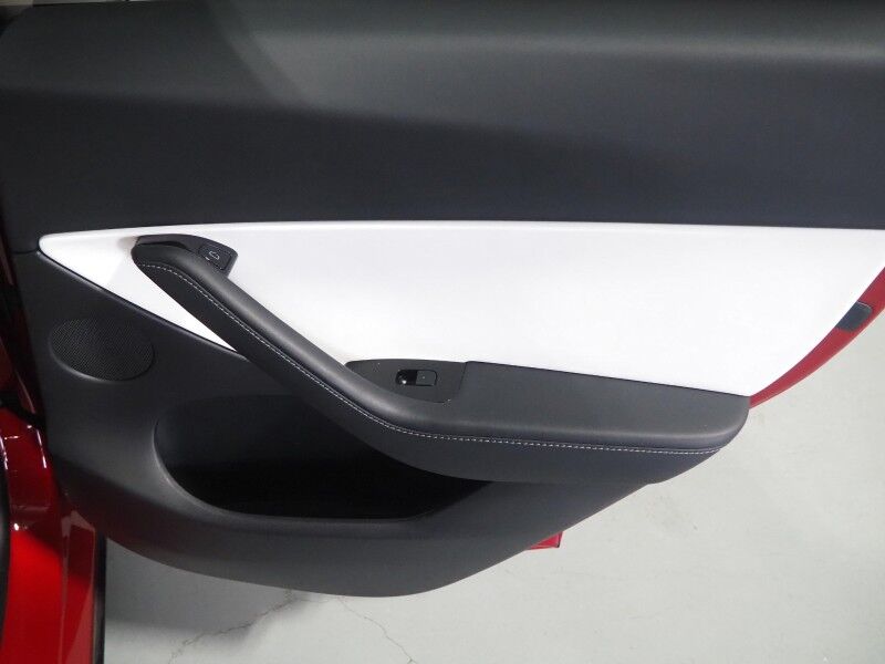2021 Tesla Model Y Long Range AWD *TRAFFIC AWARE CRUISE CONTROL, NAVIGATION, SAFETY ALERTS, SURROUND VIEW CAMERAS, PANORAMA GLASS ROOF, HEATED SEATS/STEERING WHEEL, WIRELESS CHARGING Round Rock TX