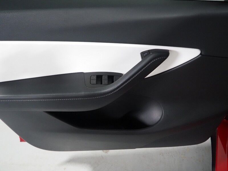2021 Tesla Model Y Long Range AWD *TRAFFIC AWARE CRUISE CONTROL, NAVIGATION, SAFETY ALERTS, SURROUND VIEW CAMERAS, PANORAMA GLASS ROOF, HEATED SEATS/STEERING WHEEL, WIRELESS CHARGING Round Rock TX