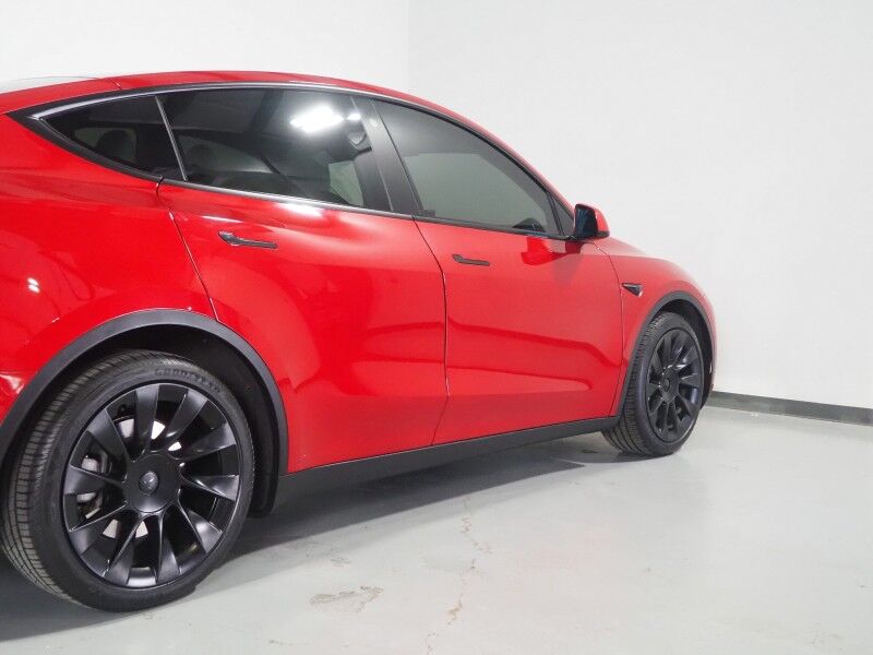 2021 Tesla Model Y Long Range AWD *TRAFFIC AWARE CRUISE CONTROL, NAVIGATION, SAFETY ALERTS, SURROUND VIEW CAMERAS, PANORAMA GLASS ROOF, HEATED SEATS/STEERING WHEEL, WIRELESS CHARGING Round Rock TX