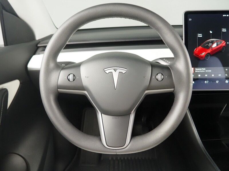 2021 Tesla Model Y Long Range AWD *TRAFFIC AWARE CRUISE CONTROL, NAVIGATION, SAFETY ALERTS, SURROUND VIEW CAMERAS, PANORAMA GLASS ROOF, HEATED SEATS/STEERING WHEEL, WIRELESS CHARGING Round Rock TX