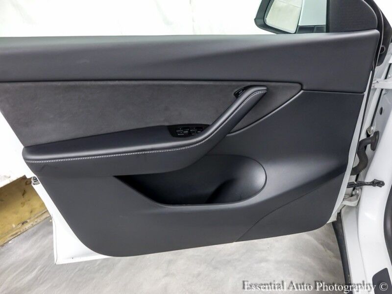 2021 Tesla Model Y Long Range PRICE INCLUDES $4000 IRS TAX CREDIT!! YOU MUST QUALIFY!! Willowbrook IL
