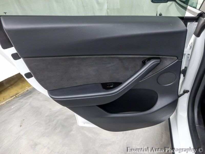 2021 Tesla Model Y Long Range PRICE INCLUDES $4000 IRS TAX CREDIT!! YOU MUST QUALIFY!! Willowbrook IL