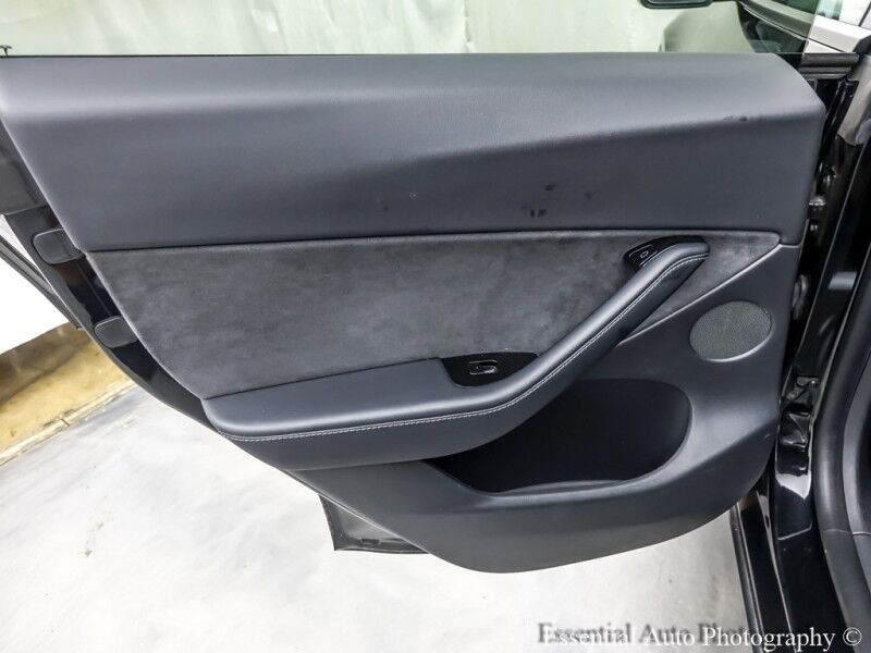 2021 Tesla Model Y Long Range PRICE INCLUDES $4000 IRS TAX CREDIT!! YOU MUST QUALIFY!! Willowbrook IL