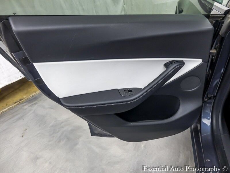 2021 Tesla Model Y Long Range PRICE INCLUDES $4000 IRS TAX CREDIT!! YOU MUST QUALIFY!! Willowbrook IL