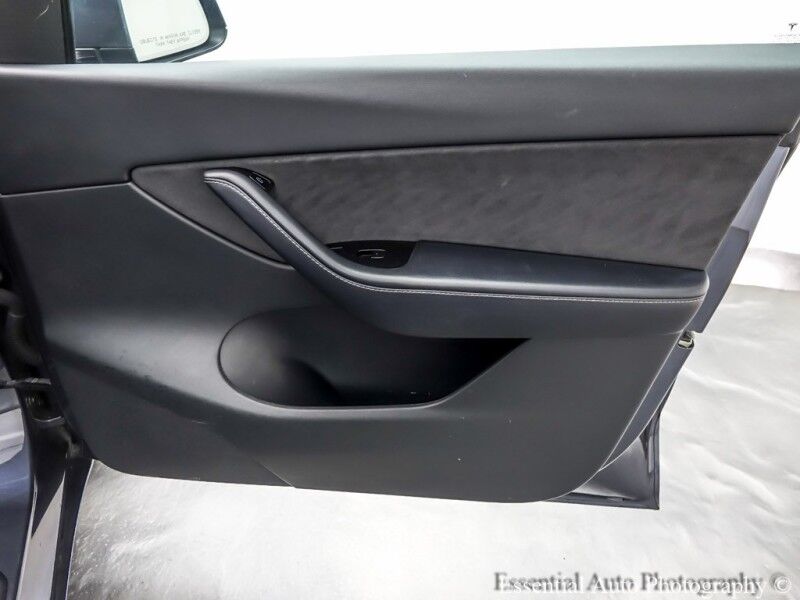 2021 Tesla Model Y Long Range PRICE INCLUDES THE $4000 FED EV TAX CREDIT. YOU MUS Willowbrook IL