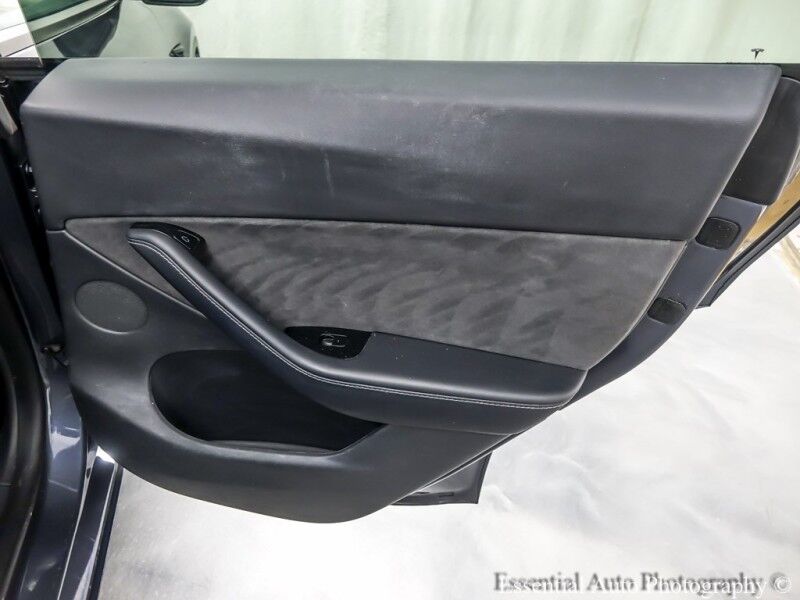 2021 Tesla Model Y Long Range PRICE INCLUDES THE $4000 FED EV TAX CREDIT. YOU MUS Willowbrook IL