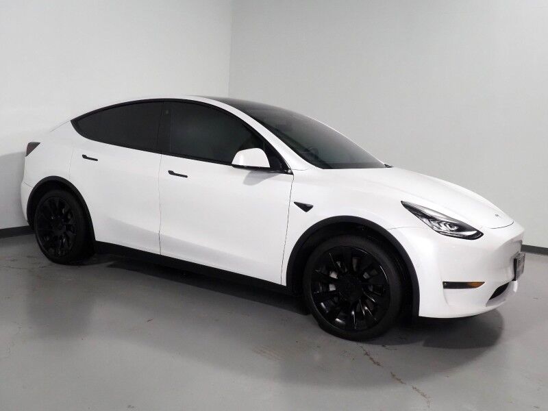 2021 Tesla Model Y Standard Range *AUTOPILOT, NAVIGATION, SAFETY ALERTS, ADAPTIVE CRUISE, SURROUND VIEW CAMERAS, PANORAMA GLASS ROOF, HEATED SEATS/STEERING WHEEL, 20 INCH INDUCTION WHEELS, WIRELESS CHARGING