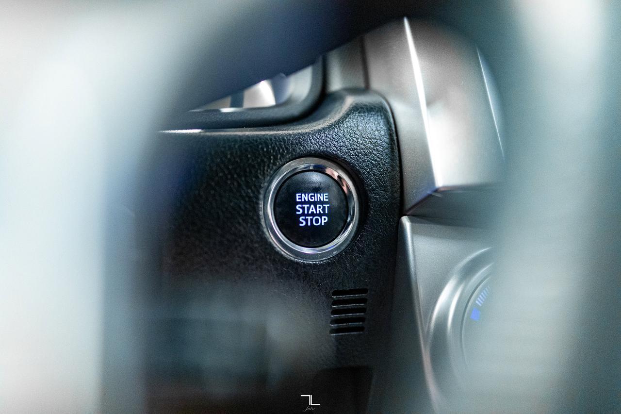 2021 Toyota 4Runner 4x4 SR5 Leather Roof BCam 7 Passenger Red Deer AB