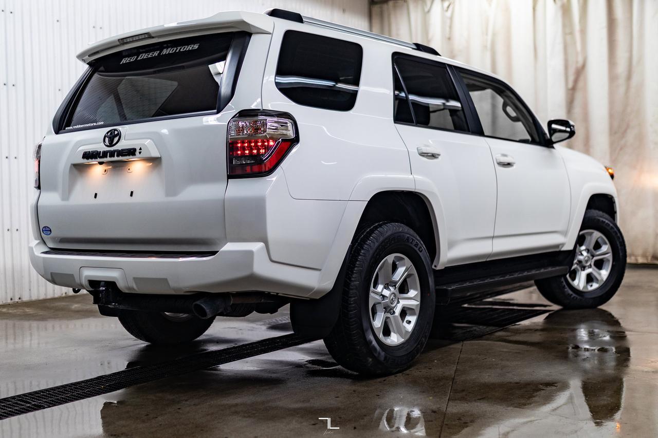 2021 Toyota 4Runner 4x4 SR5 Leather Roof BCam 7 Passenger Red Deer AB