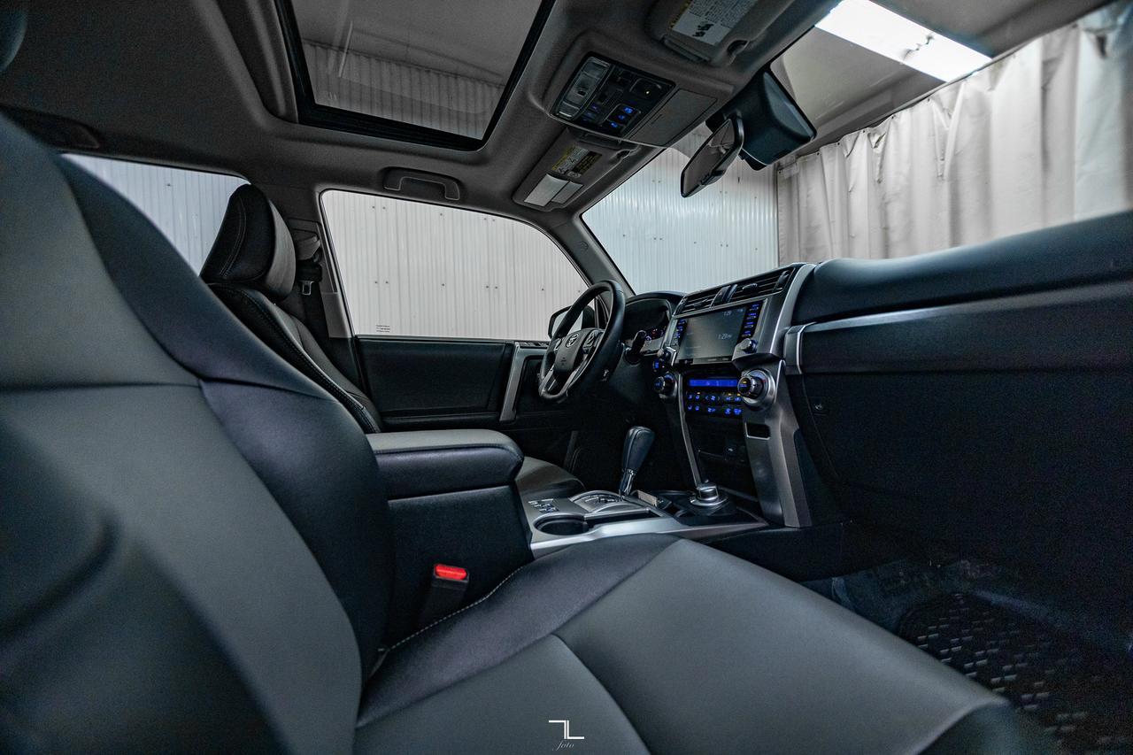 2021 Toyota 4Runner 4x4 SR5 Leather Roof BCam 7 Passenger Red Deer AB