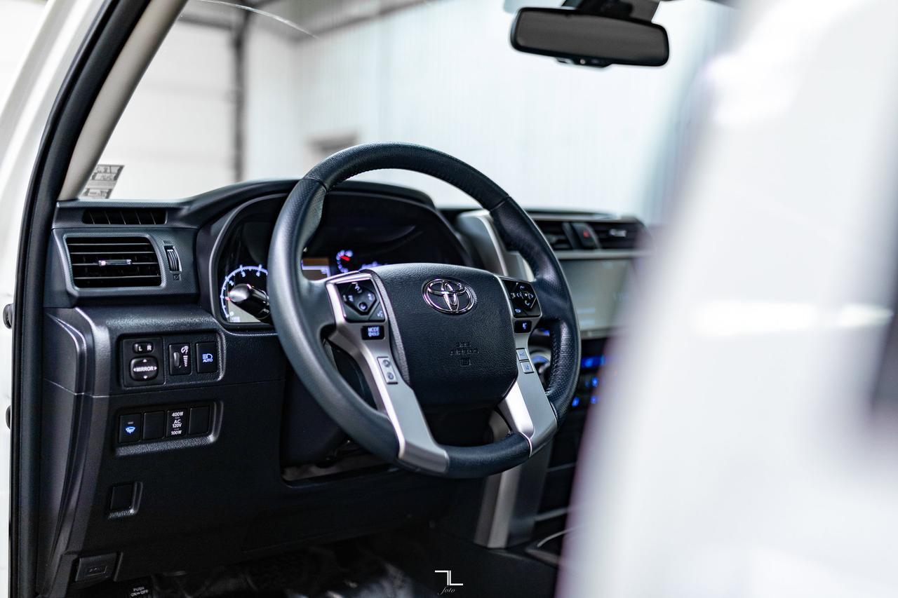 2021 Toyota 4Runner 4x4 SR5 Leather Roof BCam 7 Passenger Red Deer AB