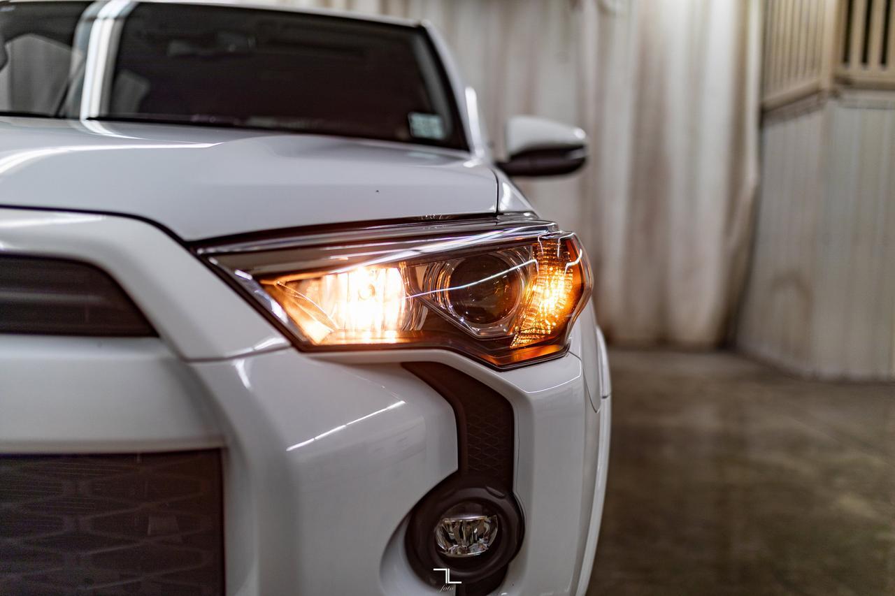 2021 Toyota 4Runner 4x4 SR5 Leather Roof BCam 7 Passenger Red Deer AB