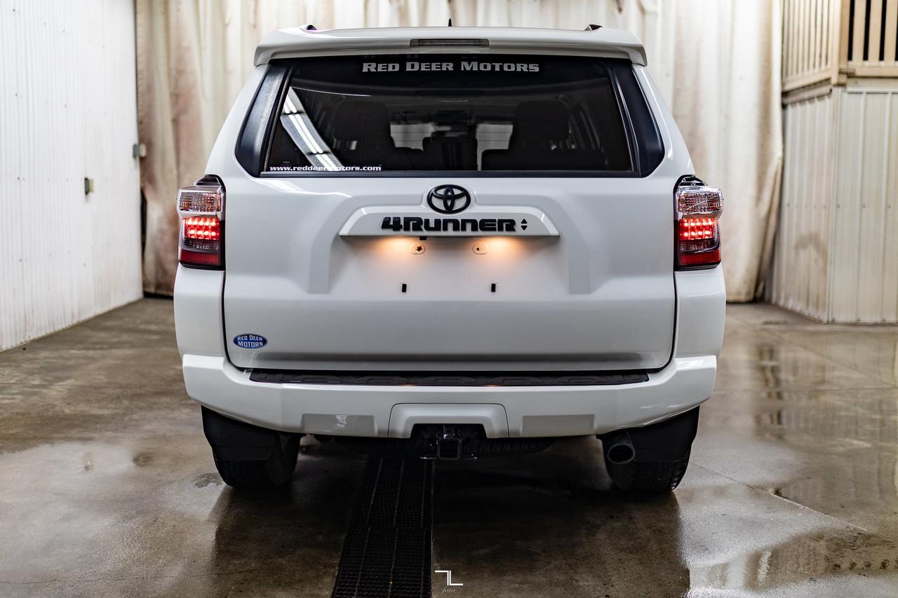 2021 Toyota 4Runner 4x4 SR5 Leather Roof BCam 7 Passenger Red Deer AB