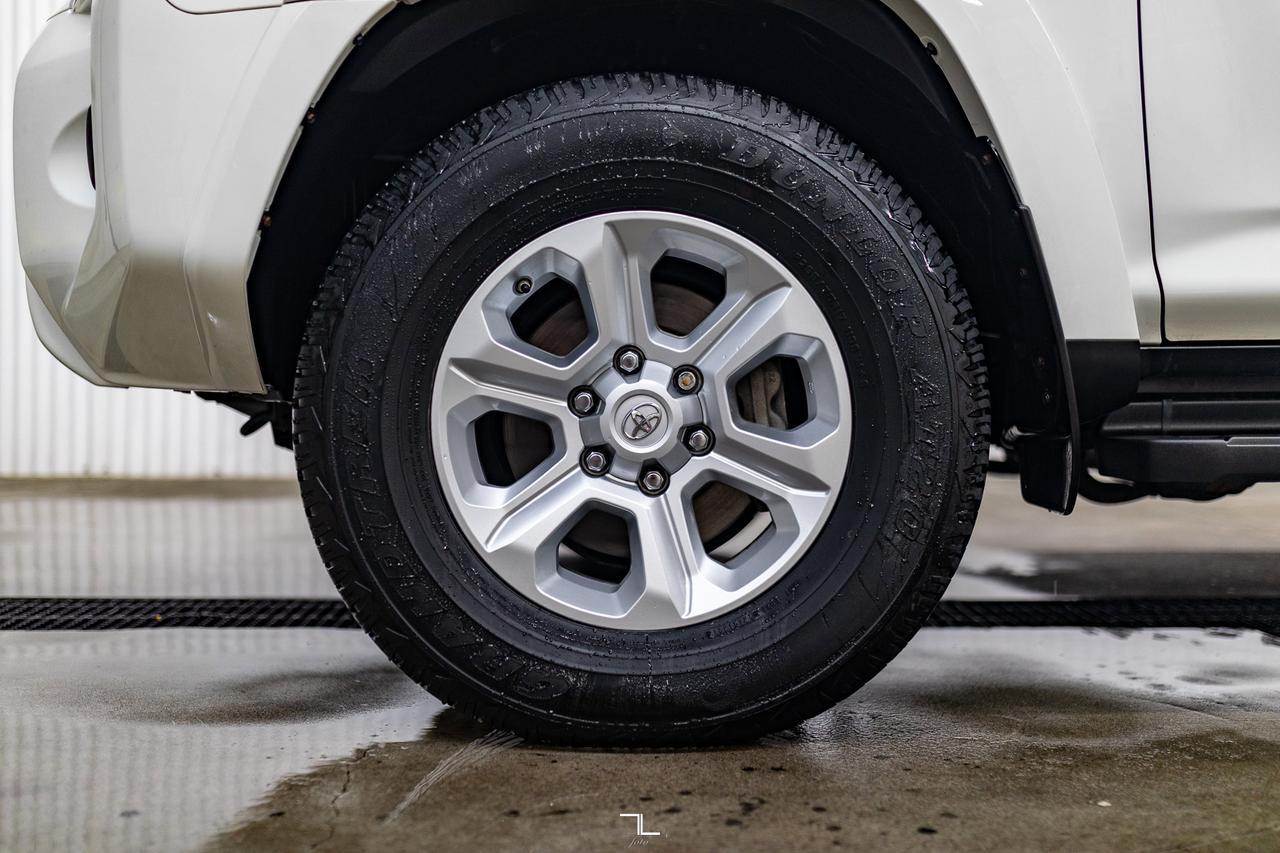 2021 Toyota 4Runner 4x4 SR5 Leather Roof BCam 7 Passenger Red Deer AB