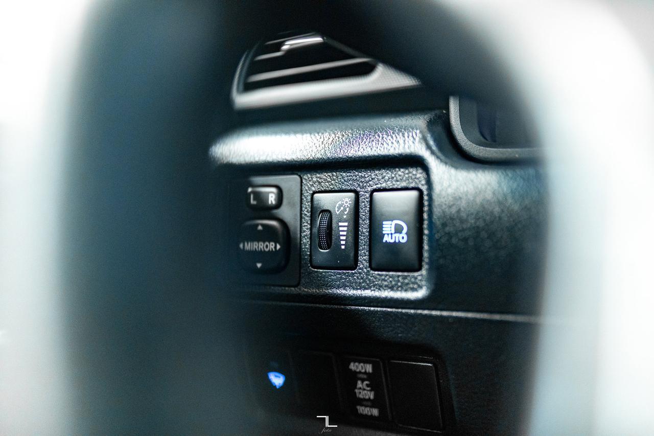 2021 Toyota 4Runner 4x4 SR5 Leather Roof BCam 7 Passenger Red Deer AB