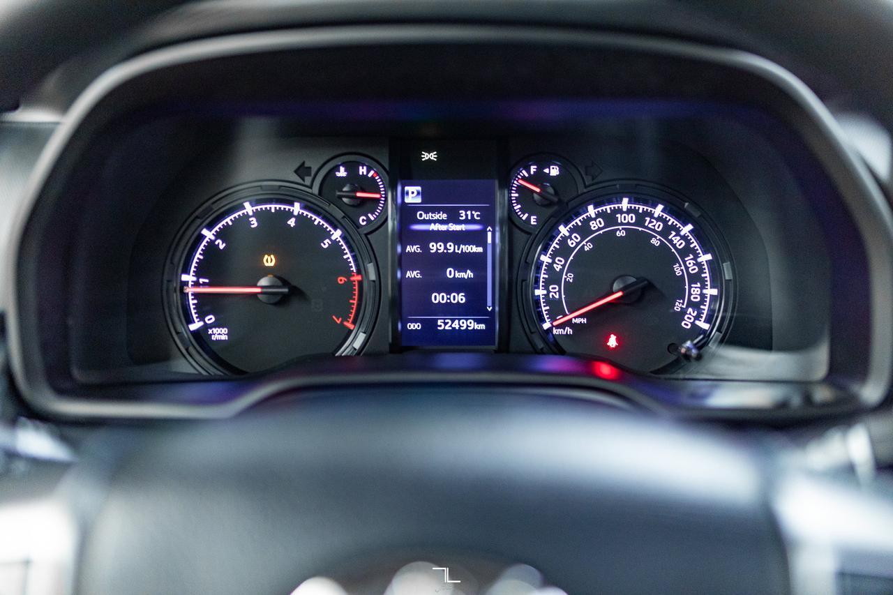 2021 Toyota 4Runner 4x4 SR5 Leather Roof BCam 7 Passenger Red Deer AB