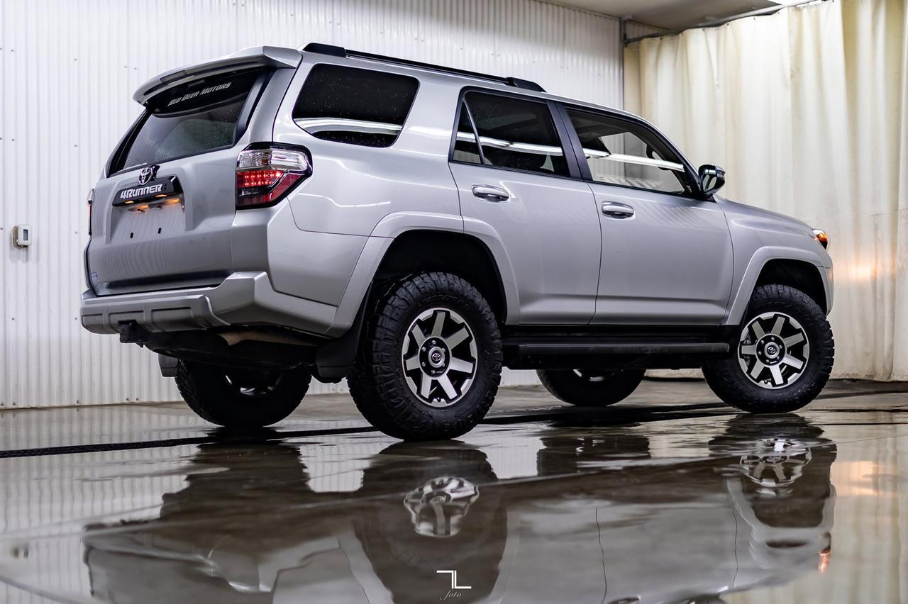 2021 Toyota 4Runner 4x4 TRD Off-Road Leather Roof Nav BCam Red Deer AB