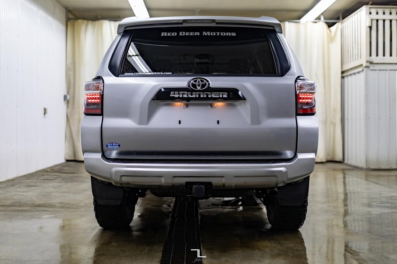 2021 Toyota 4Runner 4x4 TRD Off-Road Leather Roof Nav BCam Red Deer AB