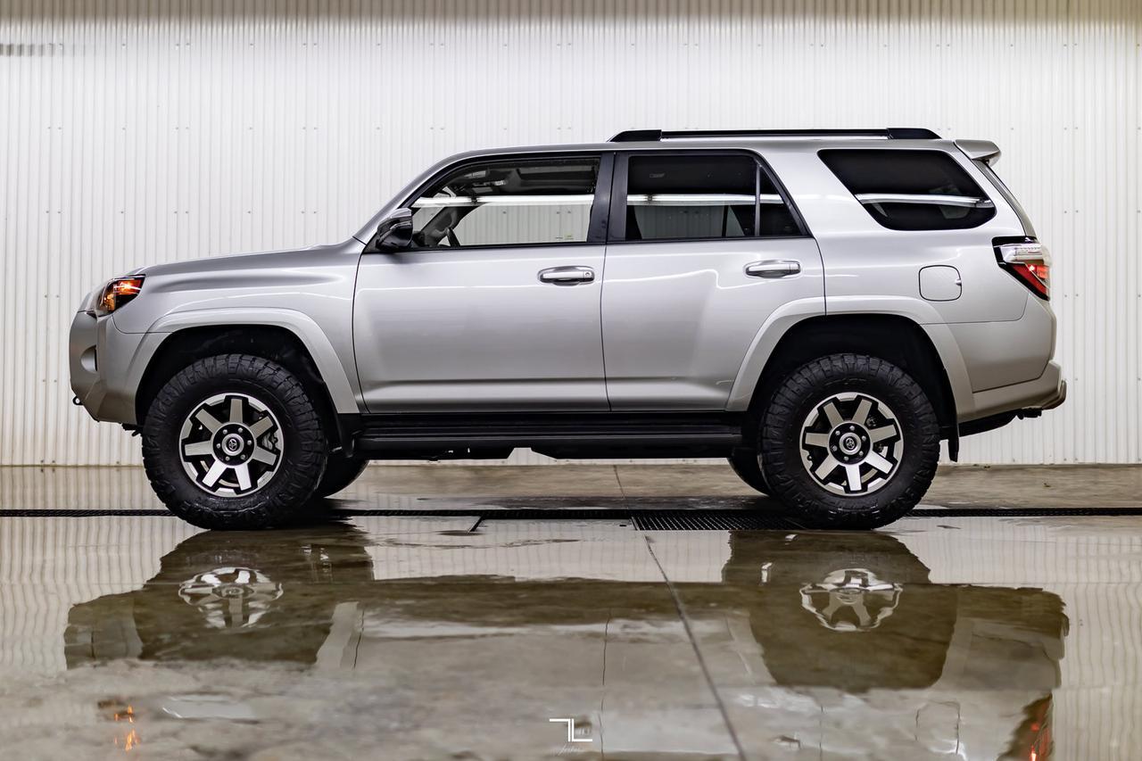 2021 Toyota 4Runner 4x4 TRD Off-Road Leather Roof Nav BCam Red Deer AB